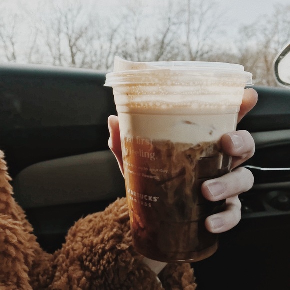 Meet your Posher, Mikayla - Picture 1 of 1